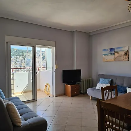Coastal Comfort With Balcony Views Apartment